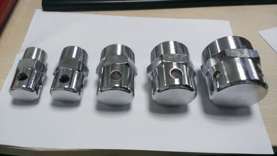 FM 200の消火活動システムはノズルを通して出すR 3/4"をR 1" R 11/4」